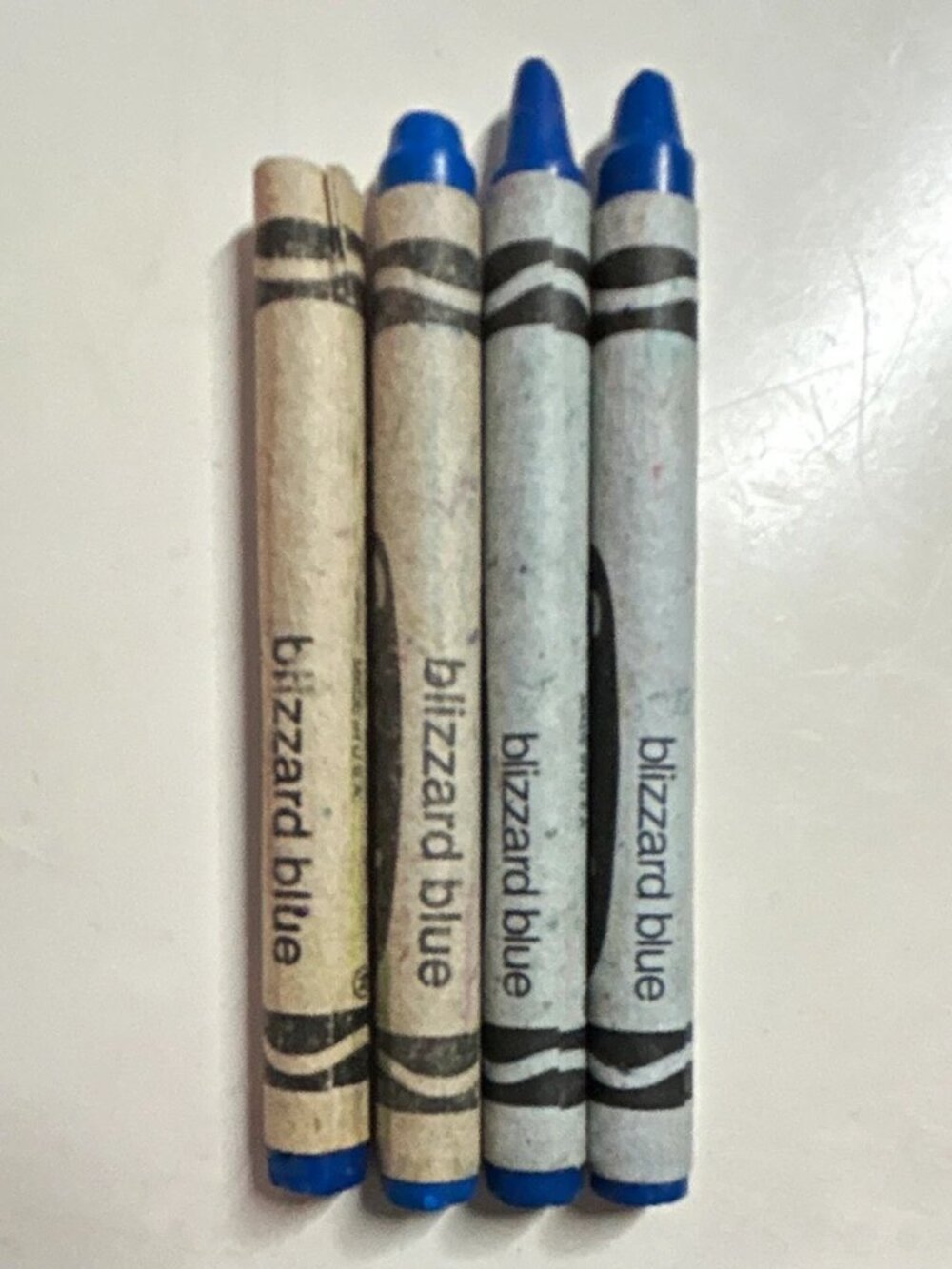 Retired Crayola Blizzard Blue Lot of 4 Crayons